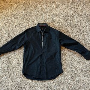 Johnston & Murphy size large black patterned button up shirt